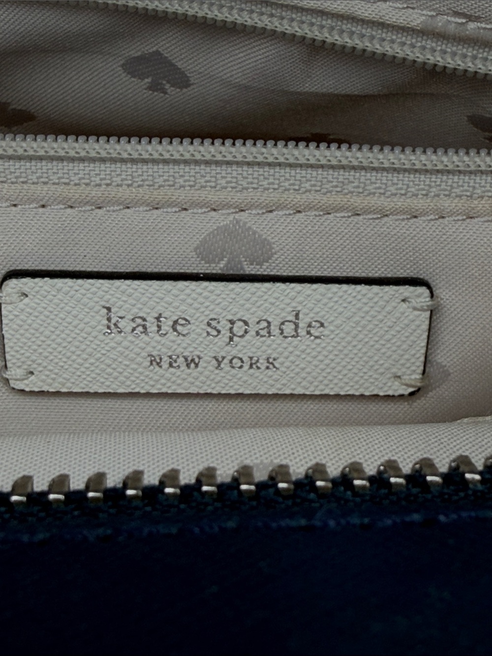 Kate Spade NWOT lavender leather/wht structure Crossbody w/Navy trim/ handles - Picture 8 of 11